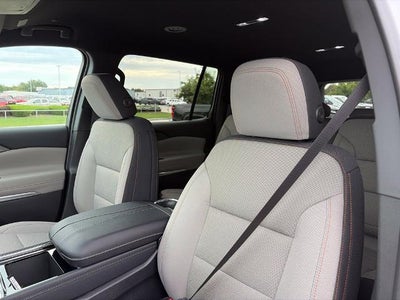 2027 Chevrolet Traverse LT w/2LT