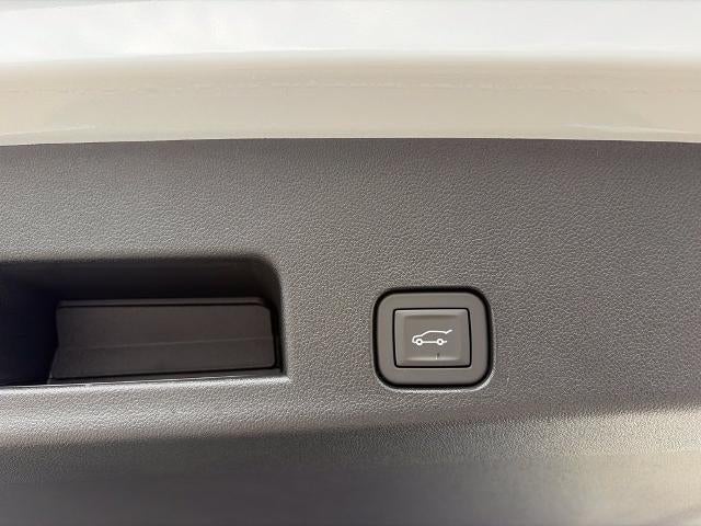2027 Chevrolet Traverse LT w/2LT