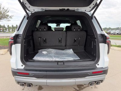 2027 Chevrolet Traverse LT w/2LT