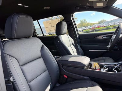 2027 Chevrolet Traverse LT w/2LT