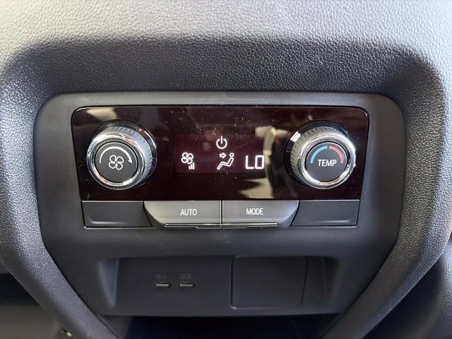 2027 Chevrolet Traverse LT w/2LT