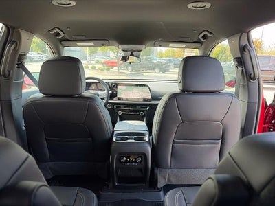 2027 Chevrolet Traverse LT w/2LT