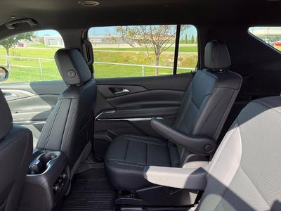 2027 Chevrolet Traverse LT w/2LT
