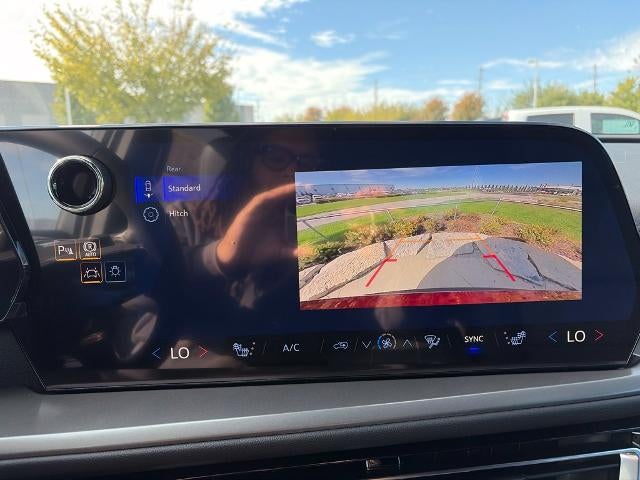 2027 Chevrolet Traverse LT w/2LT