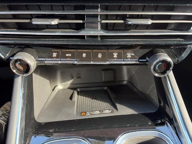 2027 Chevrolet Traverse LT w/2LT