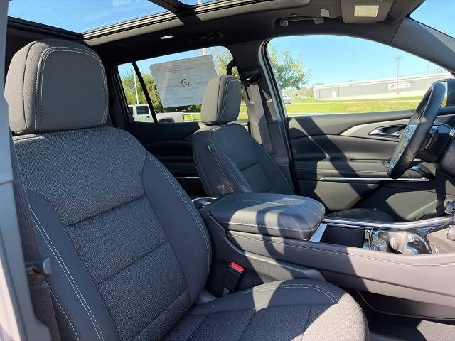 2027 Chevrolet Traverse LT w/2LT