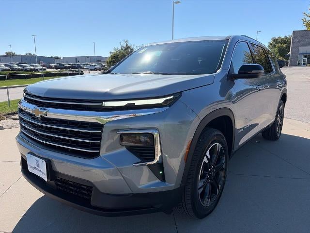 2027 Chevrolet Traverse LT w/2LT