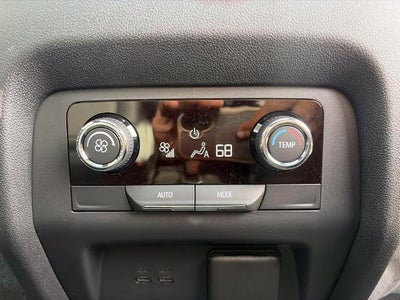 2027 Chevrolet Traverse LT w/2LT