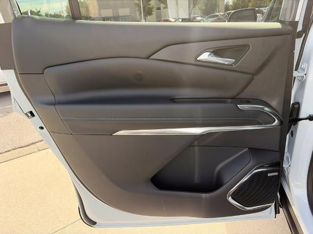2027 Chevrolet Traverse LT w/2LT