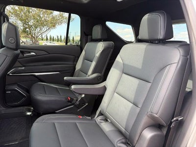 2027 Chevrolet Traverse LT w/2LT
