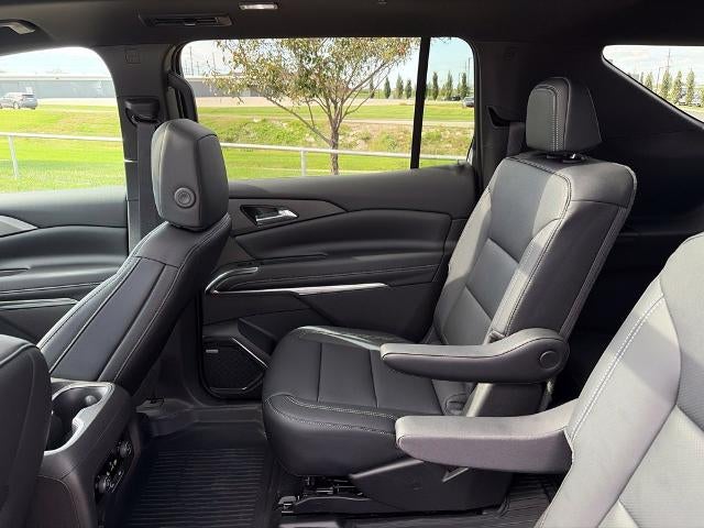 2027 Chevrolet Traverse LT w/2LT