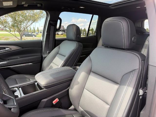 2027 Chevrolet Traverse LT w/2LT