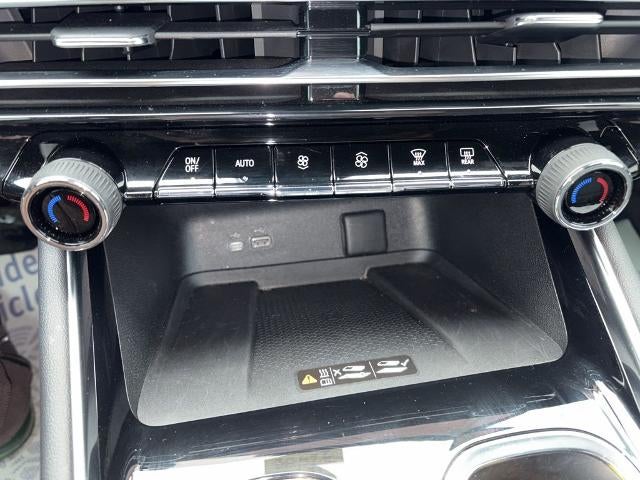 2025 Chevrolet Traverse LT w/2LT