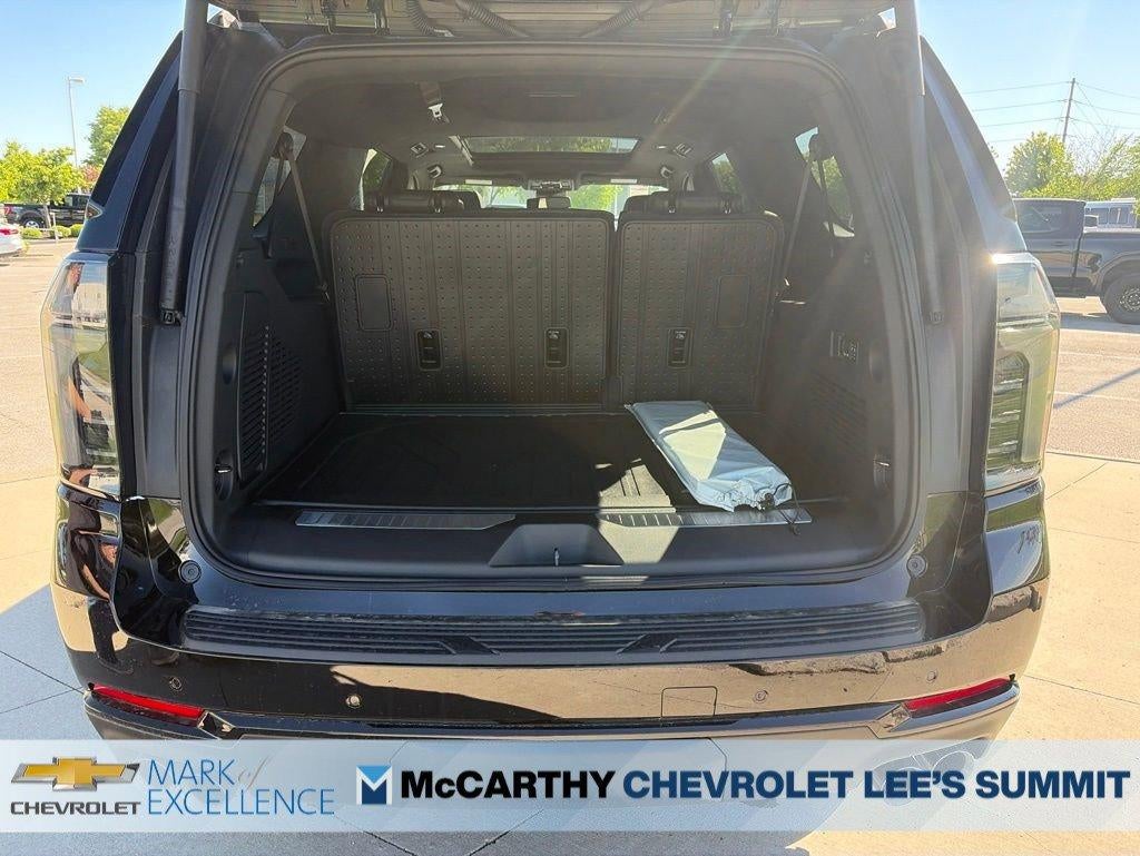 2026 Chevrolet Suburban 4WD RST