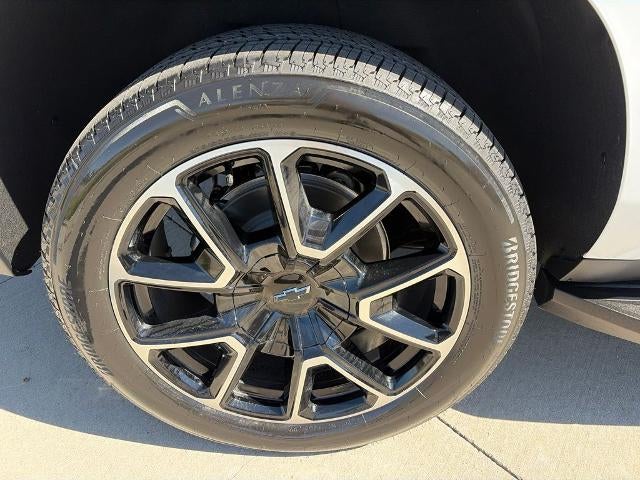2026 Chevrolet Suburban 4WD RST
