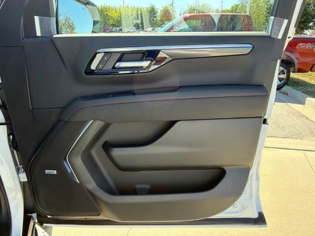 2026 Chevrolet Suburban 4WD RST