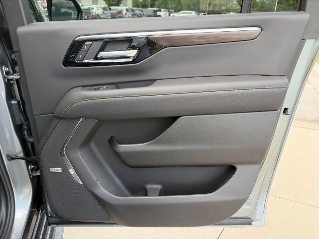 2026 Chevrolet Suburban 4WD Premier