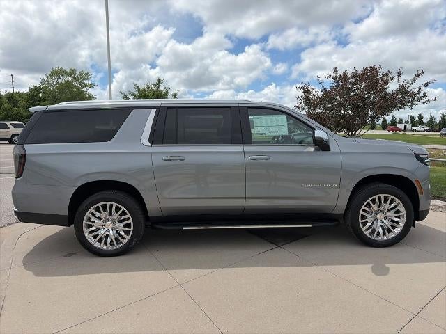 2026 Chevrolet Suburban 4WD Premier