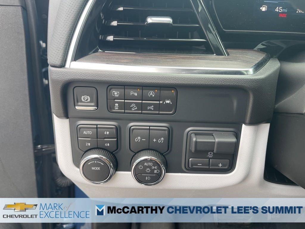 2025 Chevrolet Suburban 4WD Premier