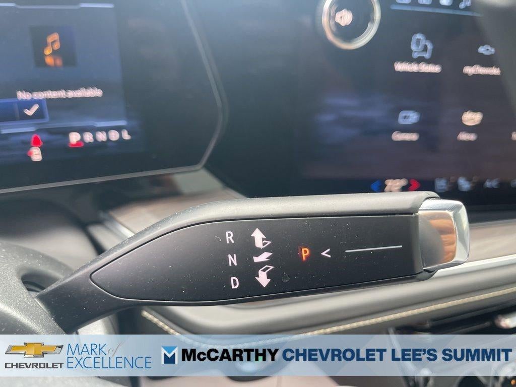 2025 Chevrolet Suburban 4WD Premier