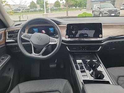 2024 Volkswagen Atlas 2.0T SE w/Technology