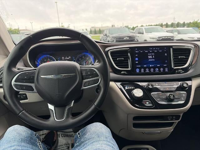 2017 Chrysler Pacifica Touring-L