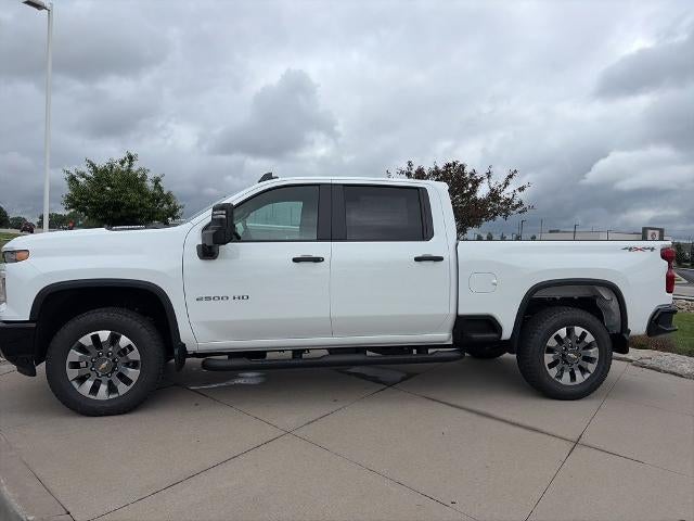 2026 Chevrolet Silverado 2500 HD Crew Cab Standard Box 4-Wheel Drive Custom