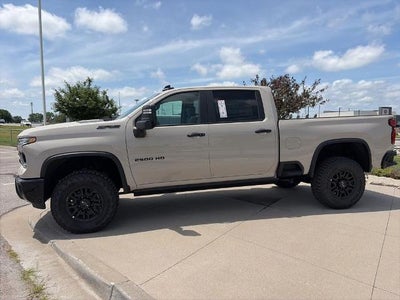 2026 Chevrolet Silverado 2500 HD Crew Cab Standard Box 4-Wheel Drive ZR2