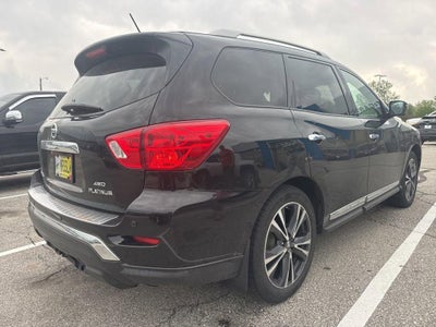2017 Nissan Pathfinder Platinum