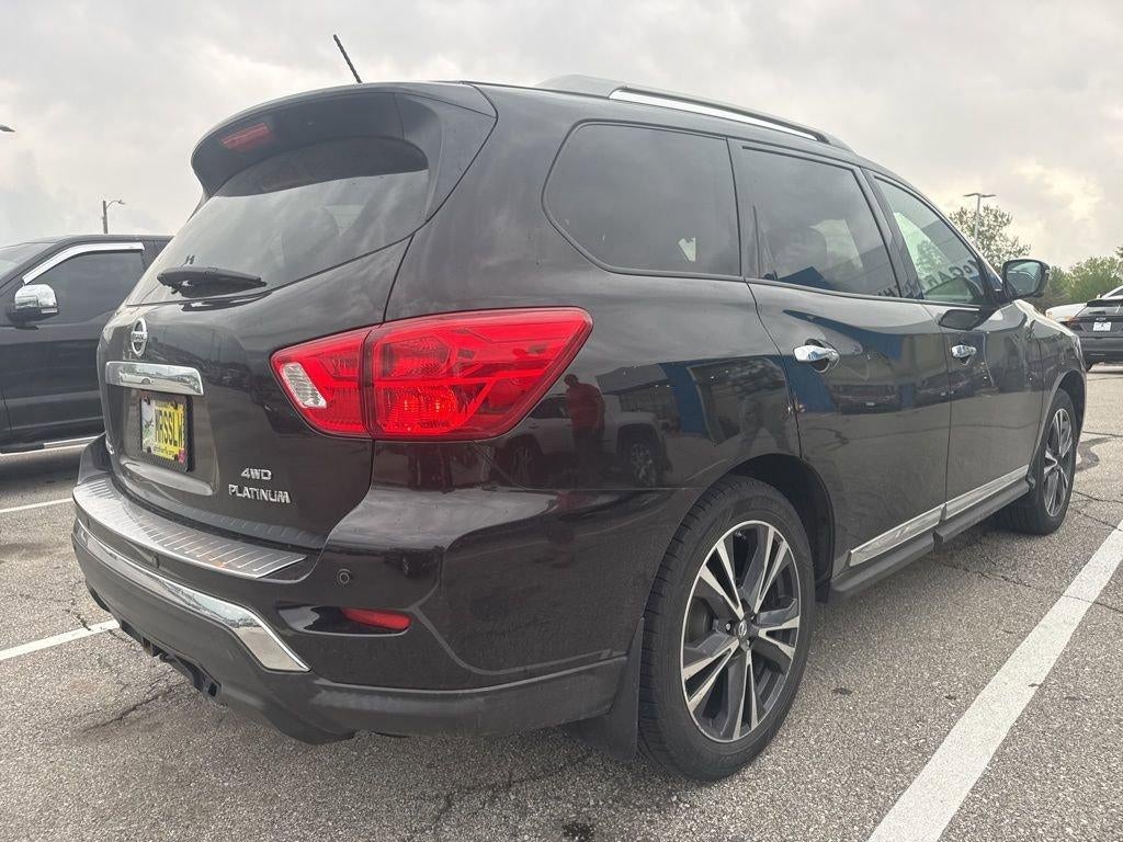 2017 Nissan Pathfinder Platinum