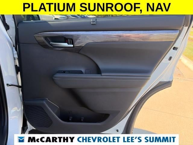2026 Toyota Highlander Hybrid Platinum