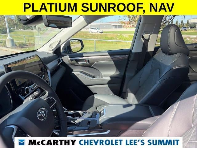 2026 Toyota Highlander Hybrid Platinum