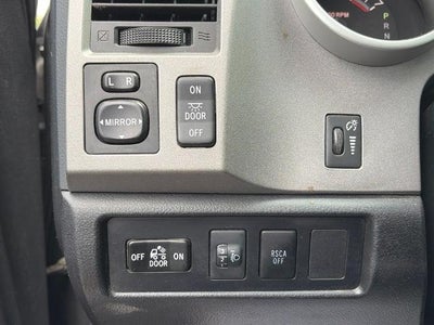 2013 Toyota Tundra 4WD Truck DBL 4WD V8 4.6 SR