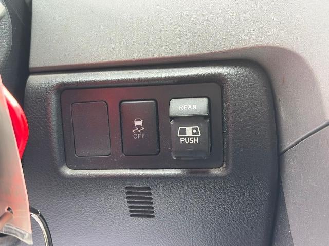 2013 Toyota Tundra 4WD Truck DBL 4WD V8 4.6 SR