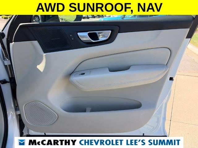 2024 Volvo XC60 Plus Dark Theme