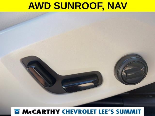2024 Volvo XC60 Plus Dark Theme
