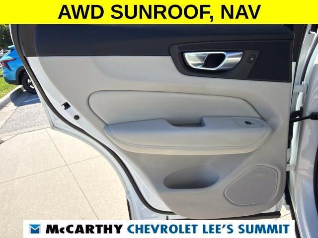 2024 Volvo XC60 Plus Dark Theme