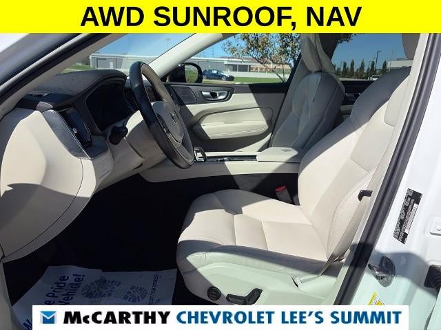 2024 Volvo XC60 Plus Dark Theme