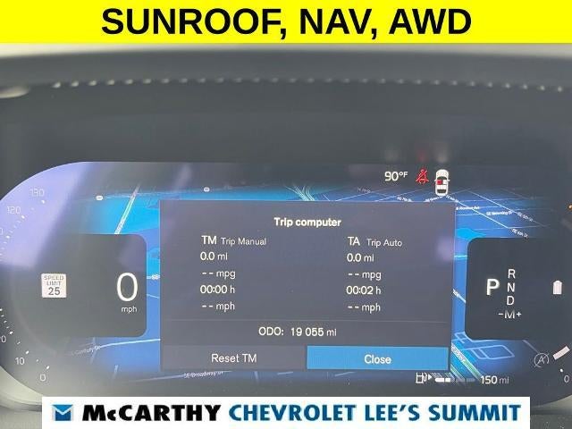 2025 Volvo XC40 Plus Bright Theme