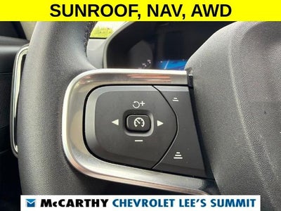 2025 Volvo XC40 Plus Bright Theme