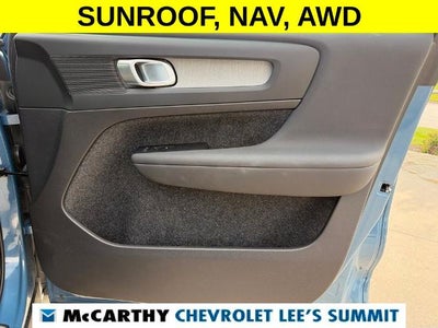 2025 Volvo XC40 Plus Bright Theme