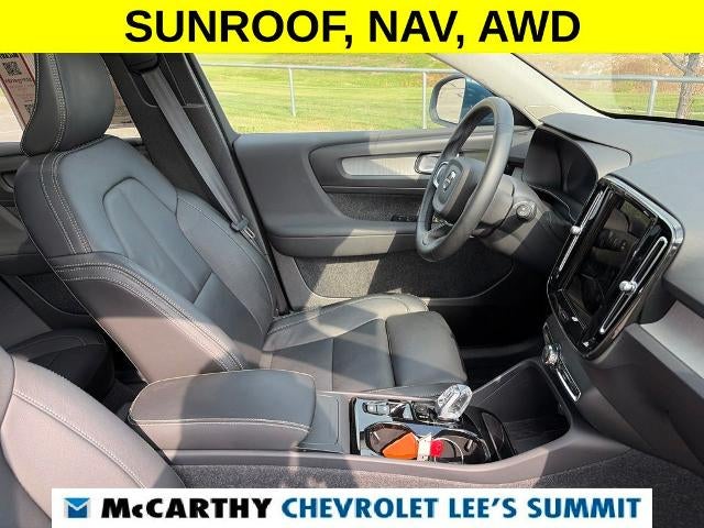 2025 Volvo XC40 Plus Bright Theme