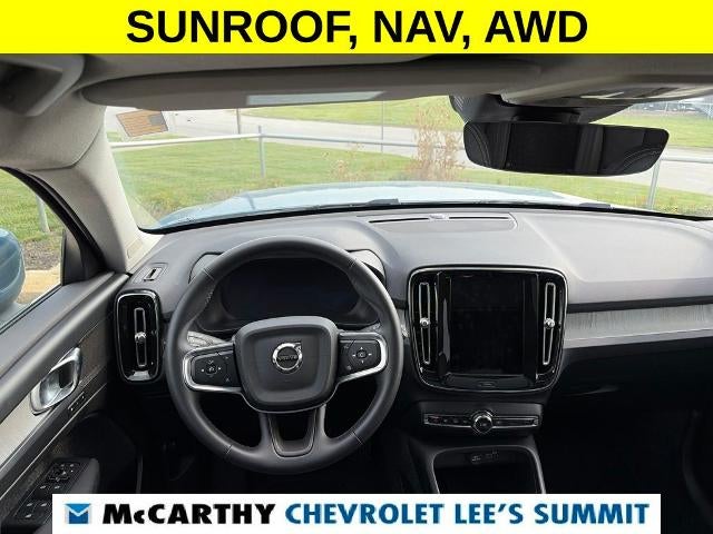 2025 Volvo XC40 Plus Bright Theme