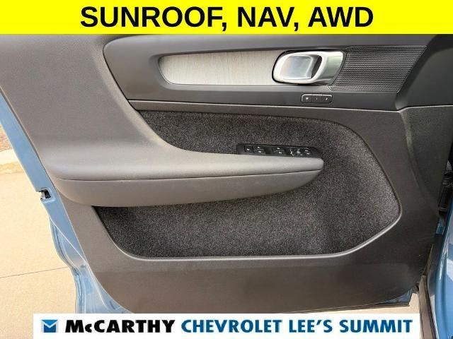 2025 Volvo XC40 Plus Bright Theme