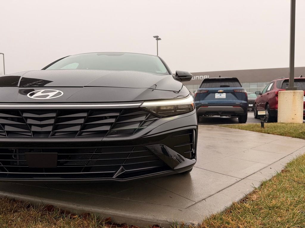 2025 Hyundai Elantra Hybrid Limited