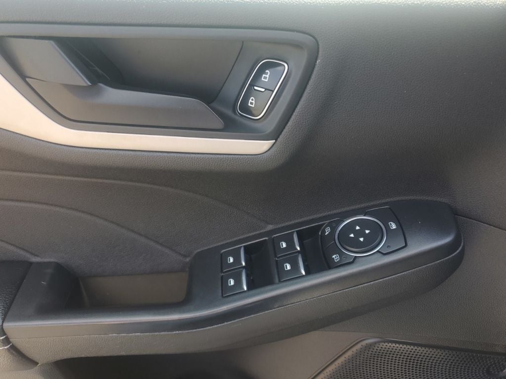 2022 Ford Escape Hybrid SE