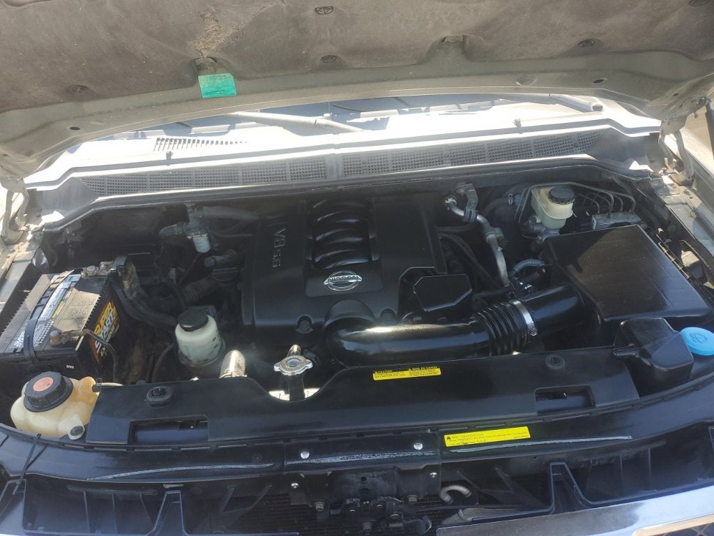 2004 Nissan Titan LE