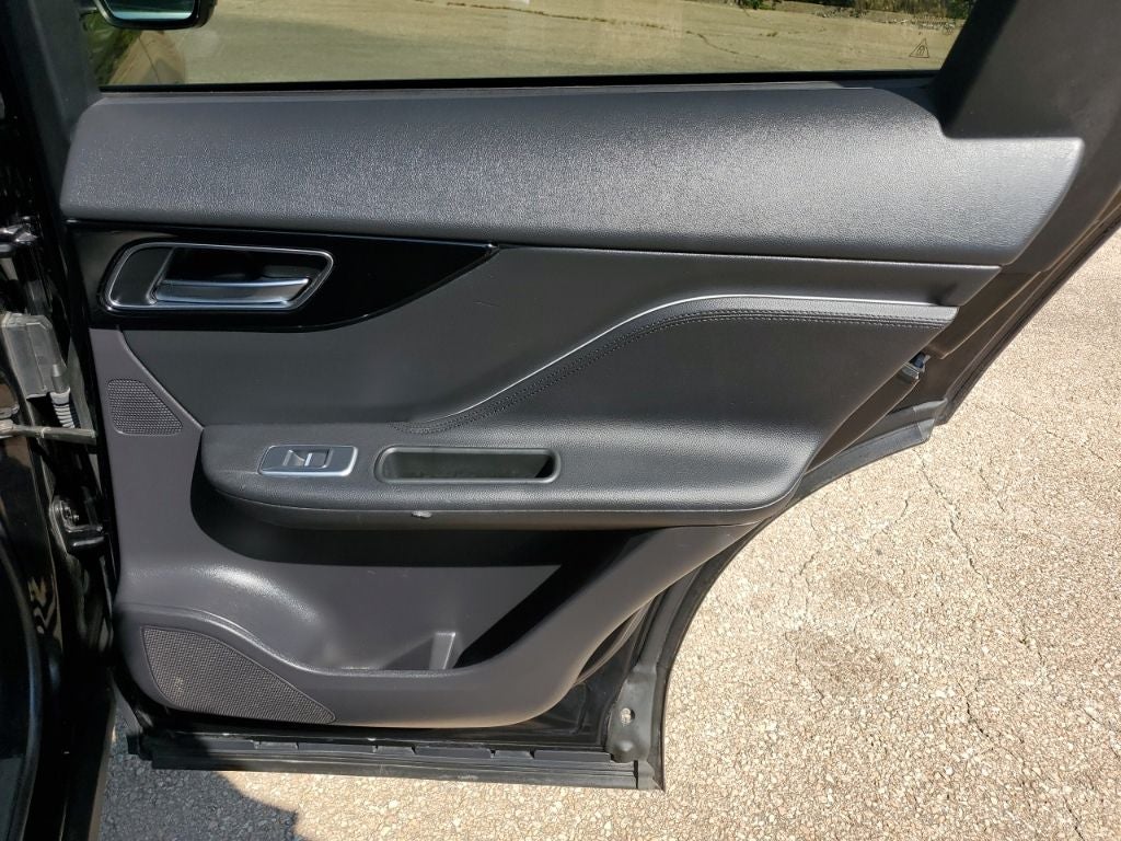 2019 Jaguar F-PACE 25t Premium